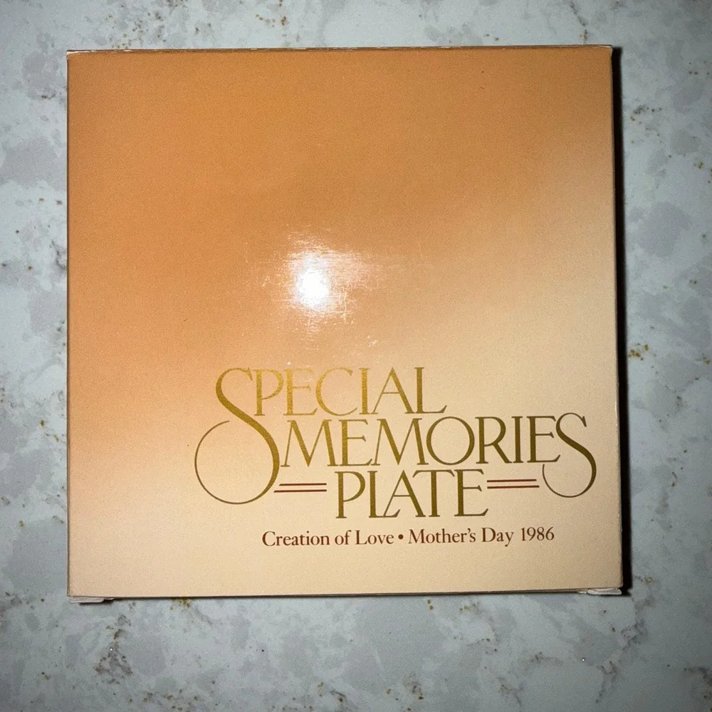 Avon Special Memories Plate Creation of Love Mother's Day 1986 Gold Porcelain